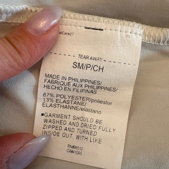 Under Armour Women's Woven Full Zip Oversized Jacket size small - Picture 7 of 7